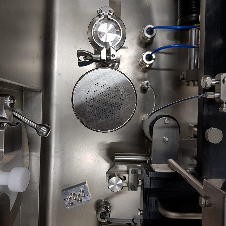 FS100 from above closed – perforated stainless steel sampling head