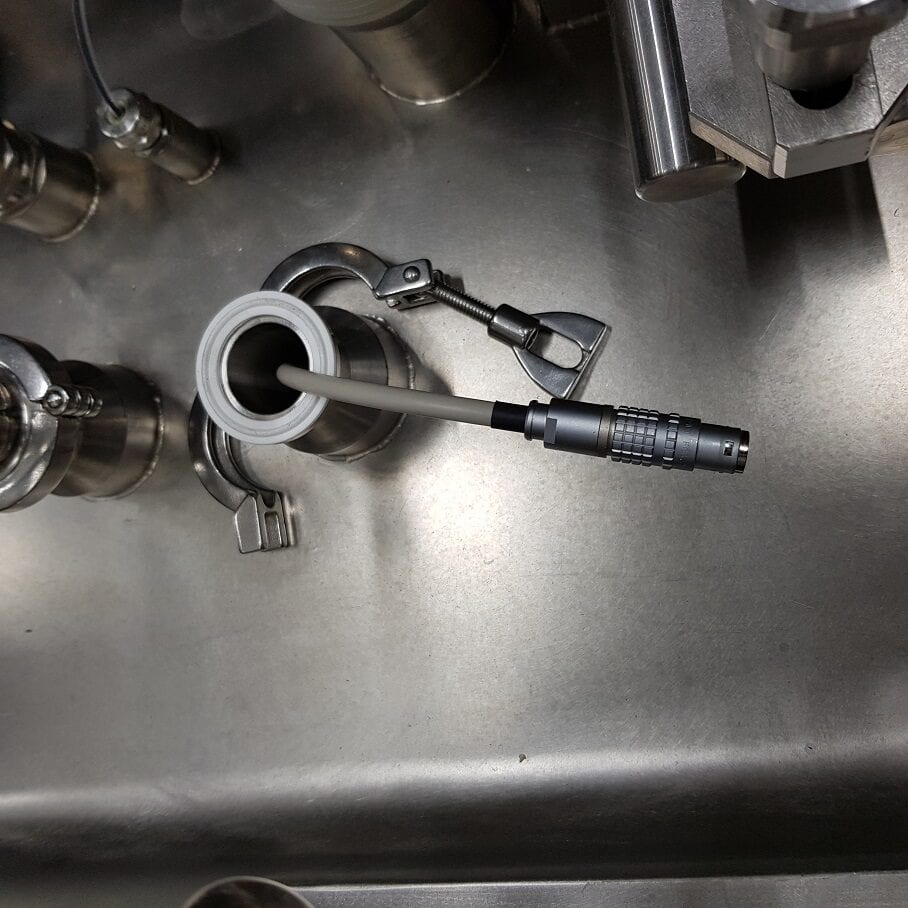 Tri-clamp connection with Push-Pull connector for FS100